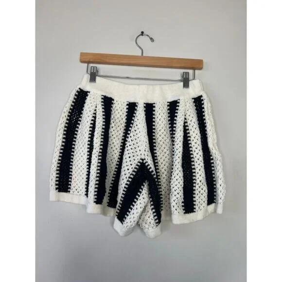 NEW The Femm Morgan Pull On Short Women's Black & White Size: Small
